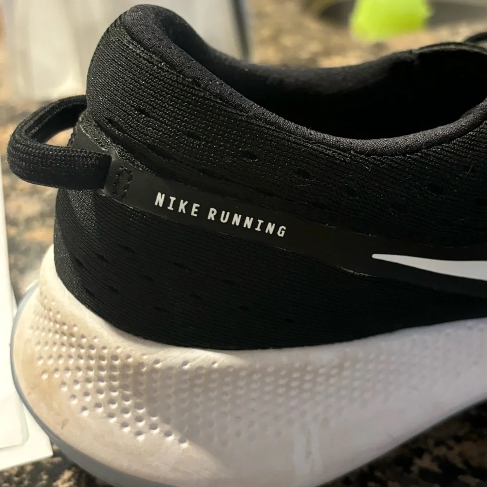 NIKE | Black and White Running Sneakers Size 11.5